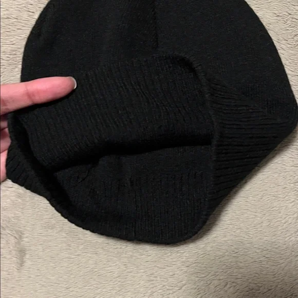 Timberland Classic Black Knit Beenie - Picture 3 of 3